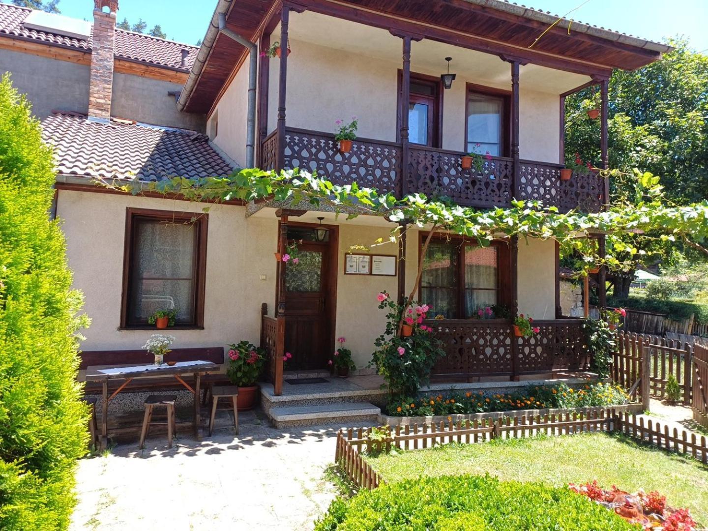 Guest Rooms Dona Koprivshtitsa Exterior foto