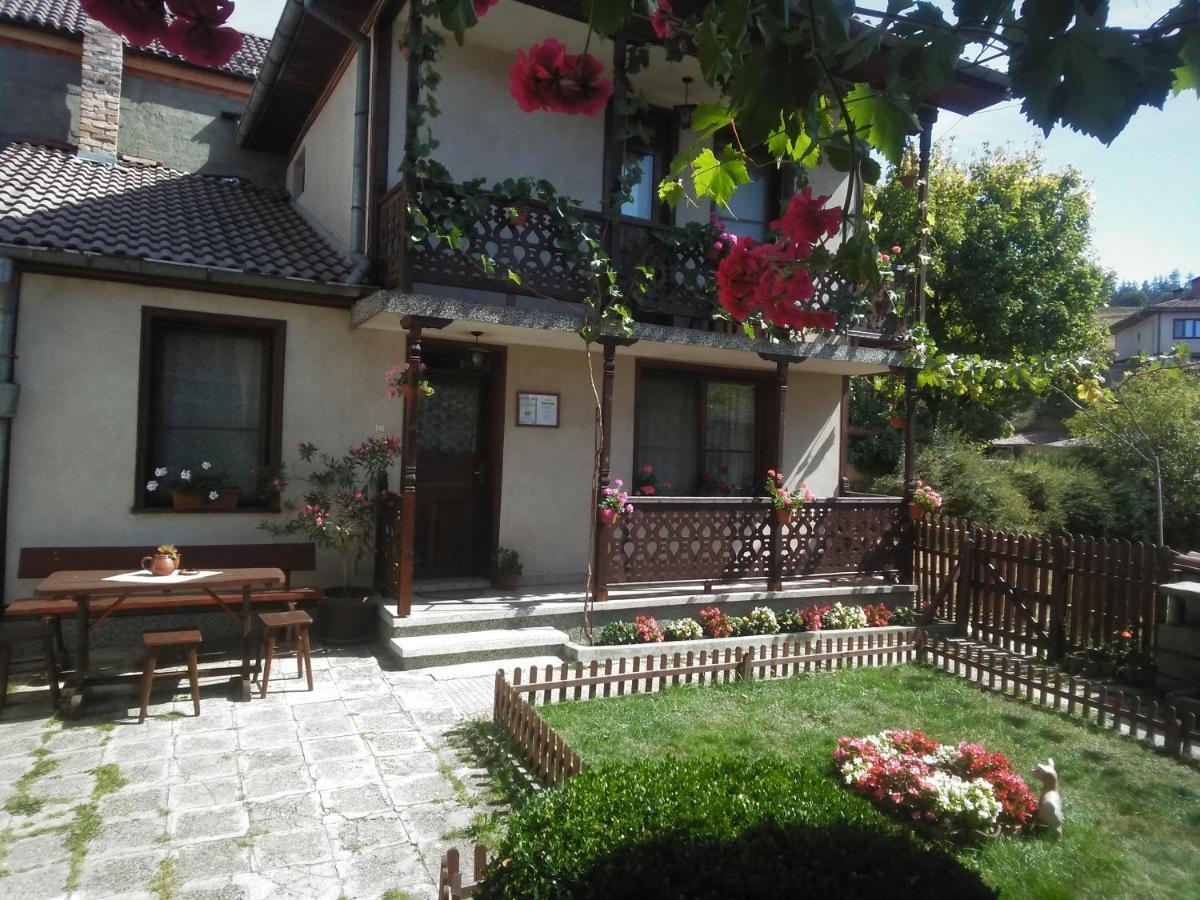 Guest Rooms Dona Koprivshtitsa Exterior foto